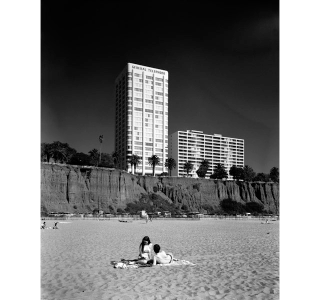 Illustration for article titled Trove of Architectural Photos Shows When LA's Skyline Became Modern
